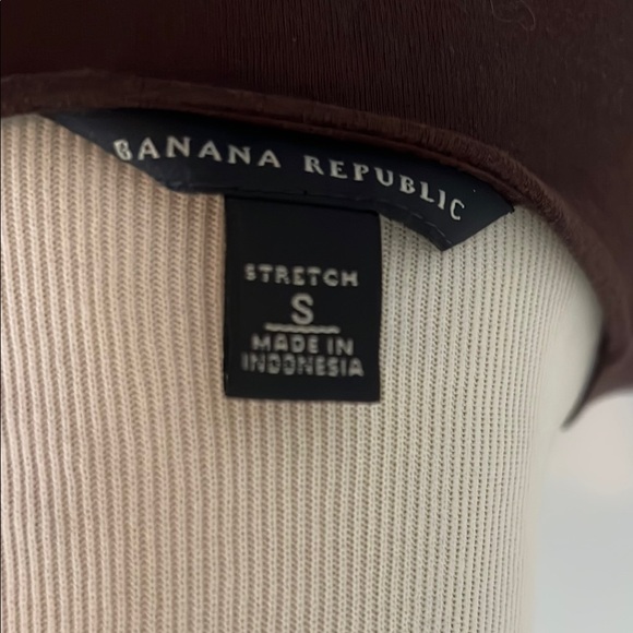 Banana Republic Brown Fitted Ruched Cap Sleeve Blouse - Picture 2 of 3